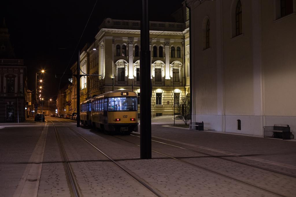 Downtown Studio Oradea Εξωτερικό φωτογραφία